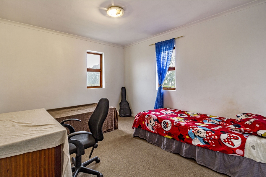 5 Bedroom Property for Sale in Bell Glen Western Cape